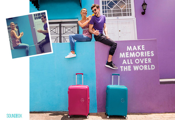 夏の道：明るいスーツケースAmerican Tourister Soundbox