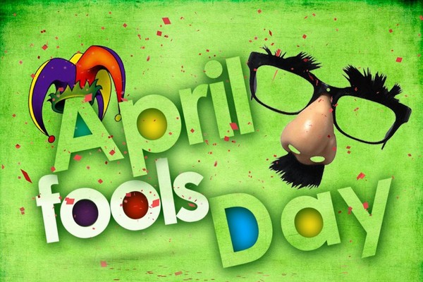 エイプリルフールの日：4月1日の学校とオフィスでのラリーのベストアイデア。同僚や同級生のための4月1日からのビデオとSMSの図面