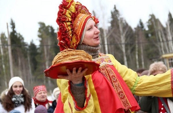 Maslenitsa-2016：主な伝統と美しいお祝い