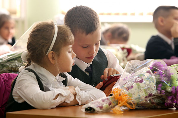 9月1日、卒業生と保護者からの1学年への別れ