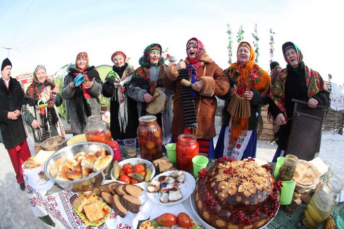 パンケーキの日の歌：ロシアの民謡の原典