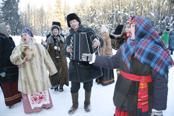 パンケーキの日の歌：ロシアの民謡の原典