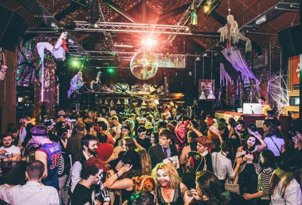 私たちは楽しく快活になるでしょう...オールセインツの日：ハロウィン2016年のどこでどのように会うか