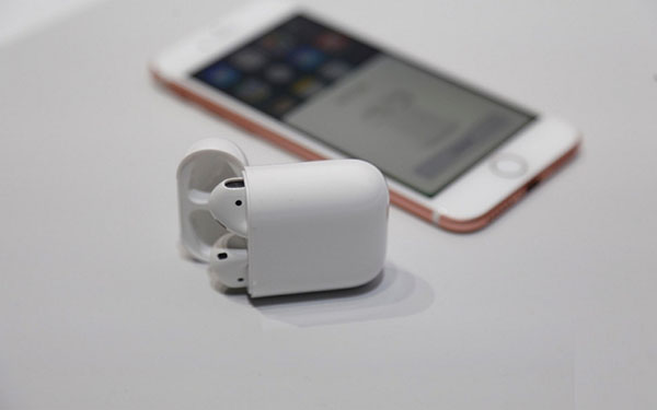 ボーダレスなサウンド：Apple AirPodsワイヤレスヘッドフォン