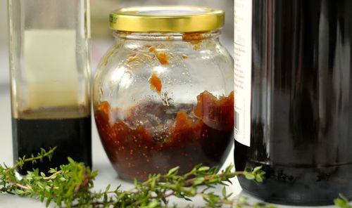 発酵したジャムからの自家製ワイン