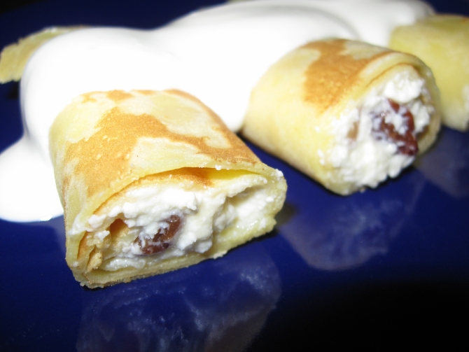 料理の秘密：写真とビデオで最も美味しい詰め物のパンケーキのレシピ