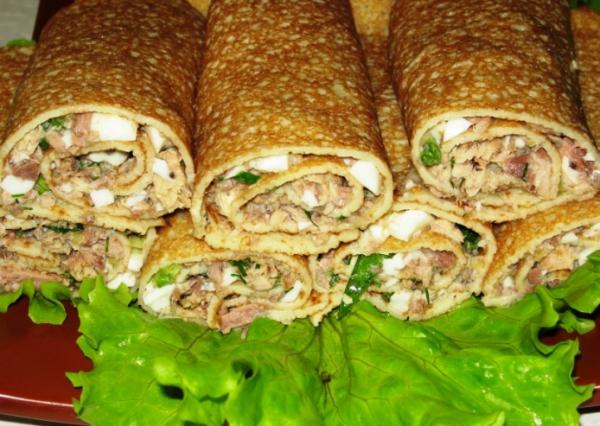 料理の秘密:写真とビデオで最も美味しい詰め物のパンケーキのレシピ