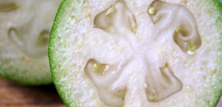 Feijoaと砂糖、写真付きの最高のレシピ