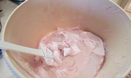 カフェケーキのクリームを作る方法：バター、チョコレート、プロテインクリームのレシピ