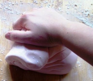 どのようにケーキのマスチックを作る？