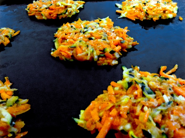 クイックレシピでcourgettesからのおいしいパンケーキ