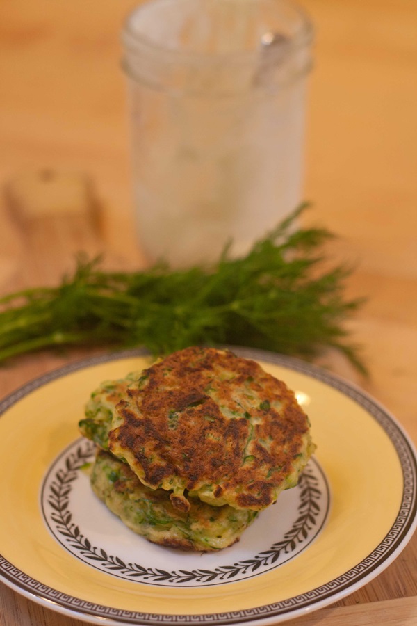 クイックレシピでcourgettesからのおいしいパンケーキ