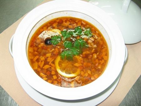 あなたのお気に入りのゲストのためのSolyanka：料理のためのヒント