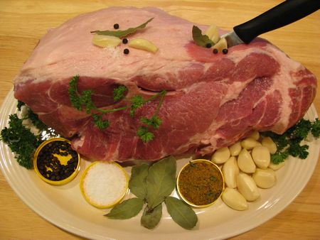 オーブンの豚肉：多目的な料理