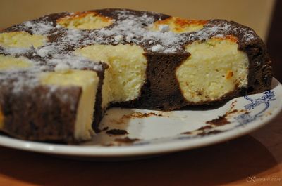 マルチバルクでコテージチーズケーキを作るおいしいレシピは、家族全員のために優れたデザートです。