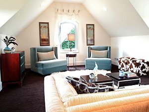 屋根裏部屋のインテリア 屋根裏部屋のインテリア