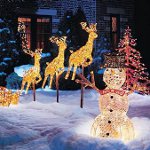 新年のファサード:休日のために家を飾る方法 新年のファサード:休日のために家を飾る方法